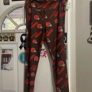 Cleveland Browns ladies leggings. NWOT. NFL.